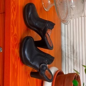 Born clogs